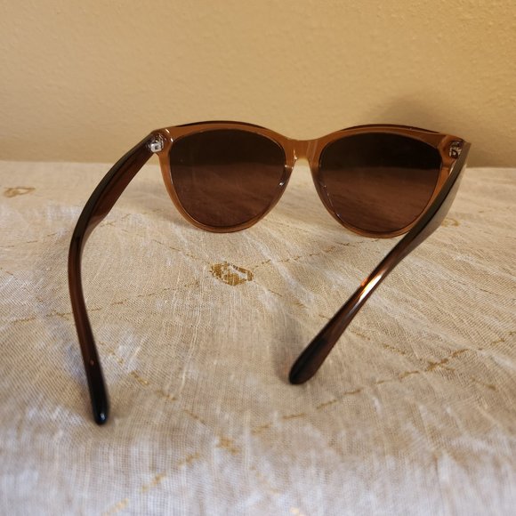 Maui Jim Sunglasses - Picture 3 of 4